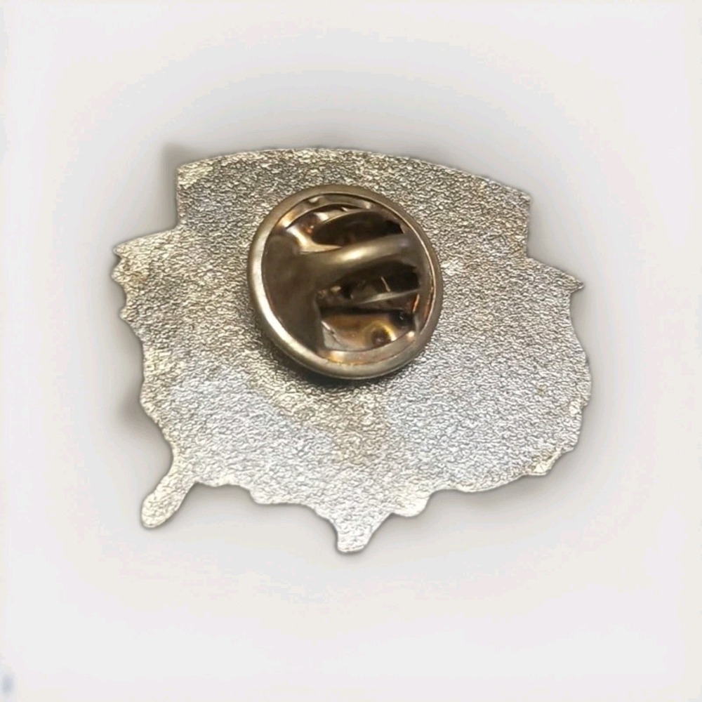 Vtg Isleta Casino & Resort Albuquerque New Mexico Enamel Lapel Hat Pin Pinback - Picture 3 of 3